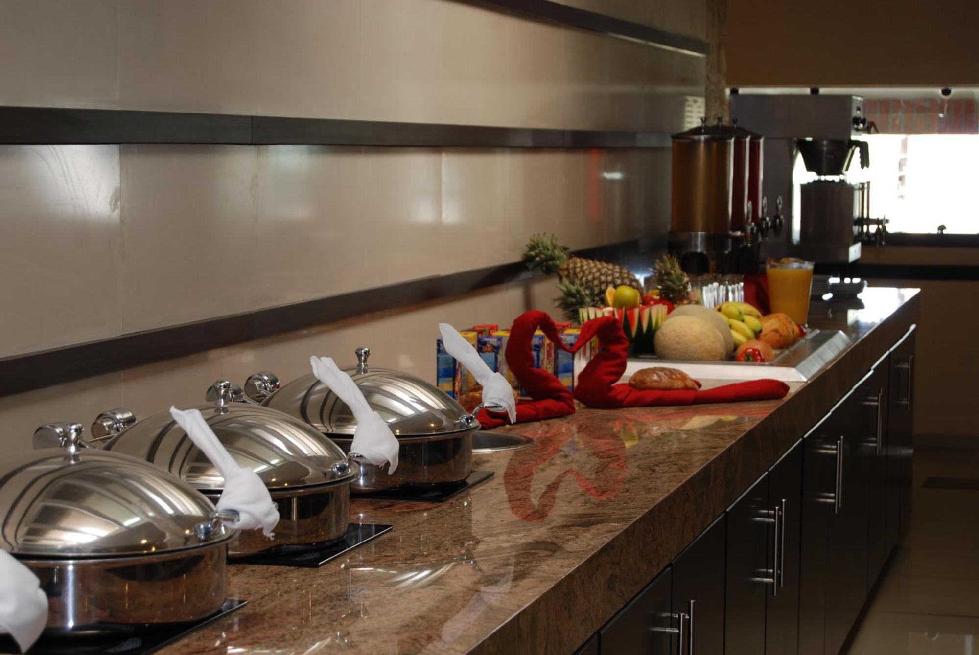 Wyndham Garden Aguascalientes Hotel & Casino ภายนอก รูปภาพ