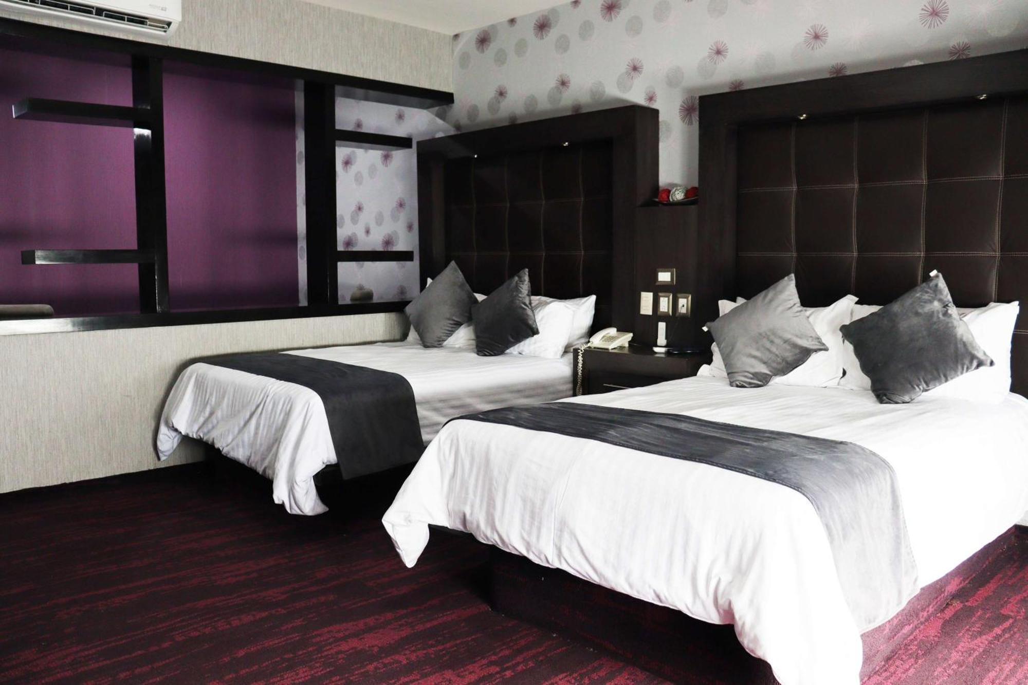 Wyndham Garden Aguascalientes Hotel & Casino ภายนอก รูปภาพ