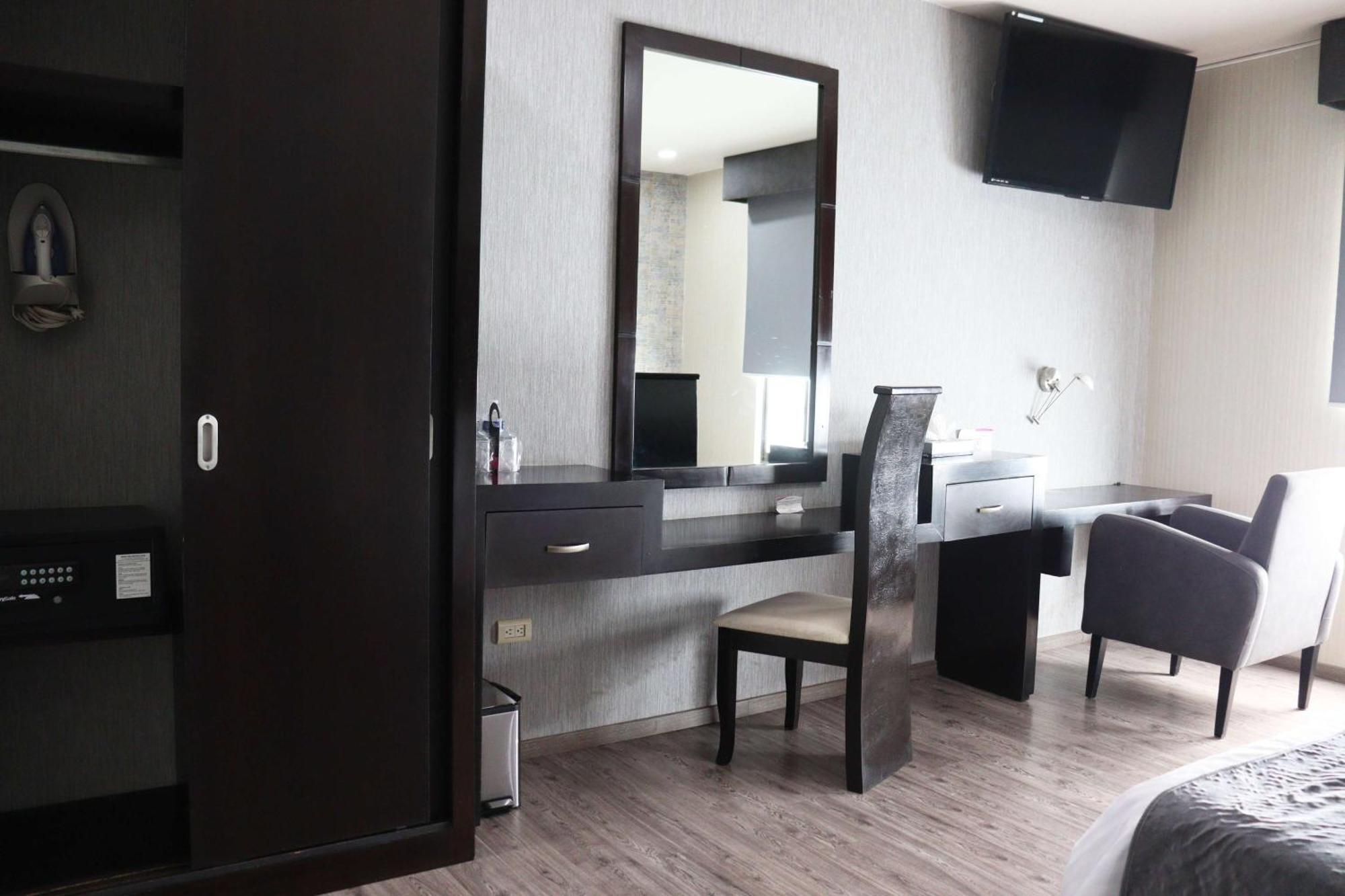 Wyndham Garden Aguascalientes Hotel & Casino ภายนอก รูปภาพ
