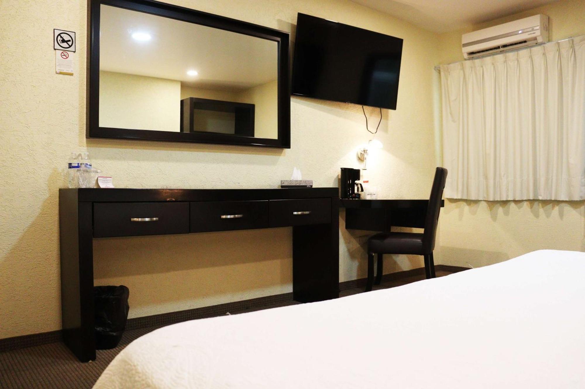 Wyndham Garden Aguascalientes Hotel & Casino ภายนอก รูปภาพ