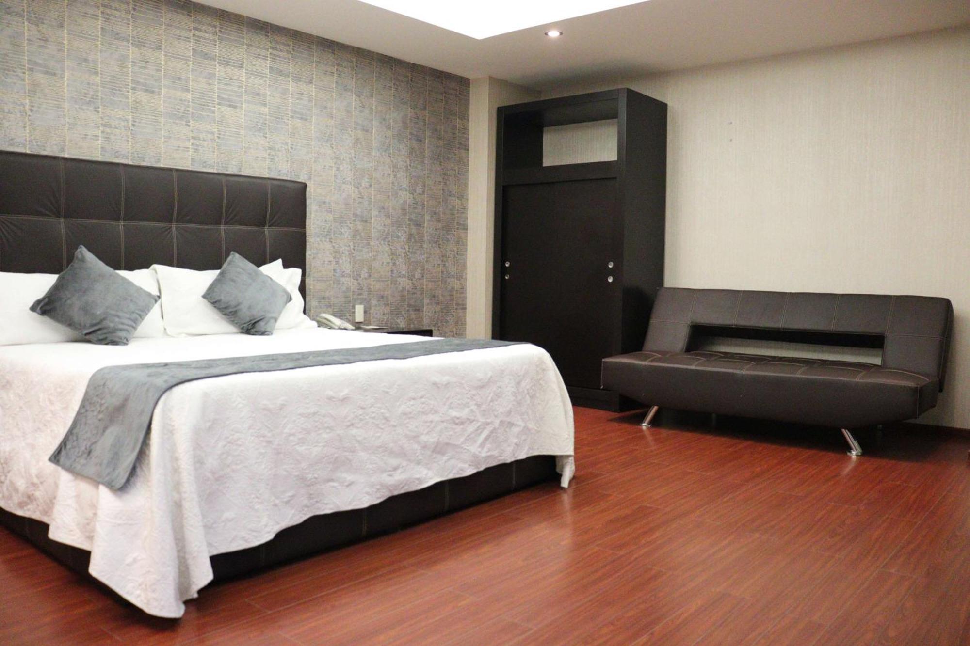 Wyndham Garden Aguascalientes Hotel & Casino ภายนอก รูปภาพ
