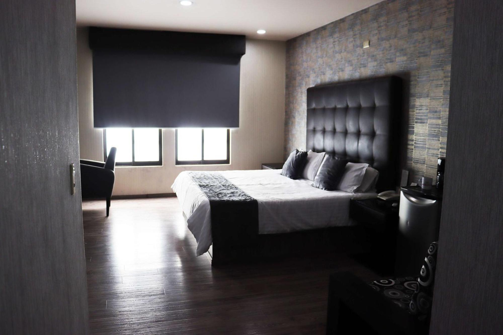 Wyndham Garden Aguascalientes Hotel & Casino ภายนอก รูปภาพ