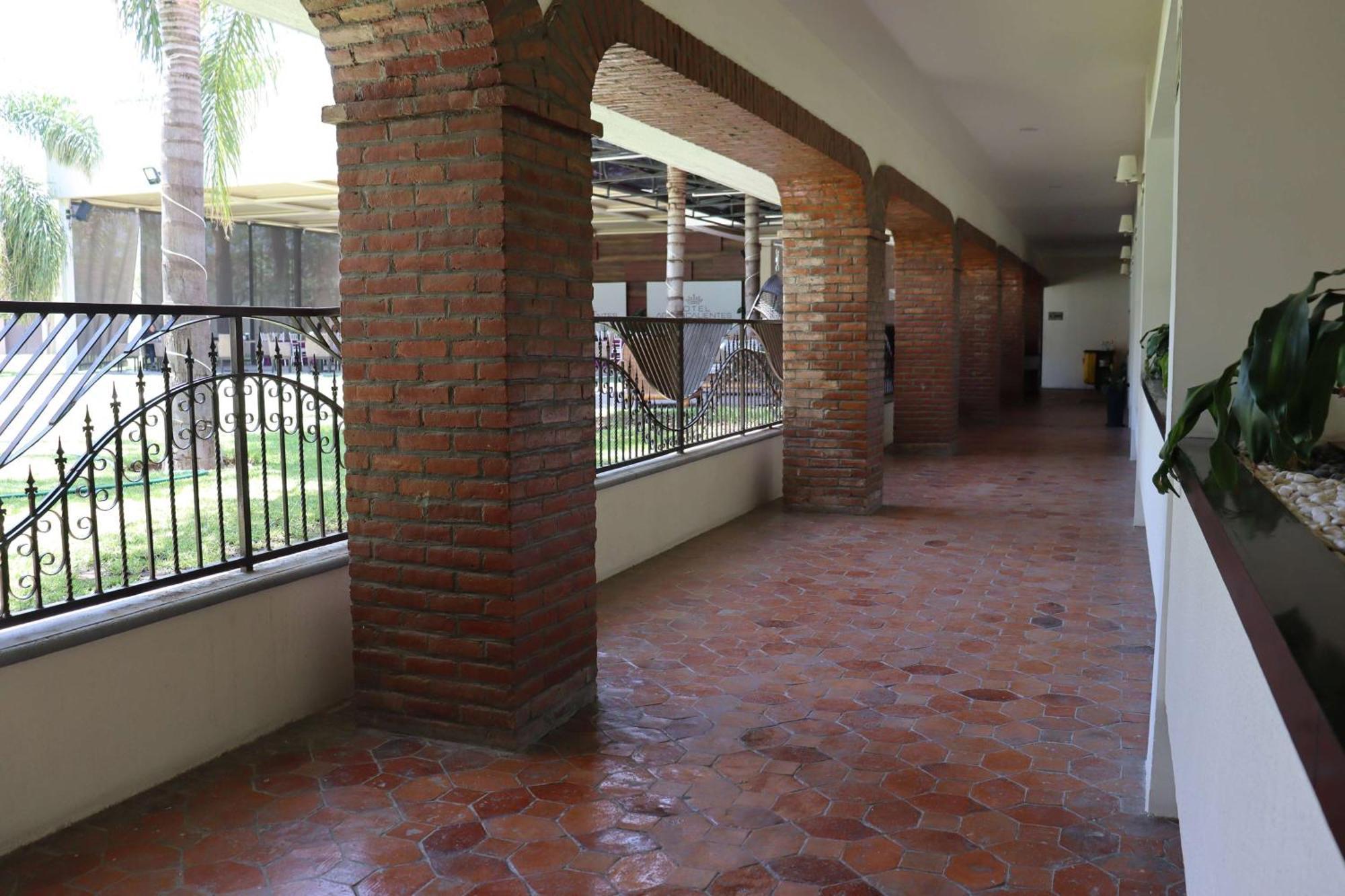 Wyndham Garden Aguascalientes Hotel & Casino ภายนอก รูปภาพ