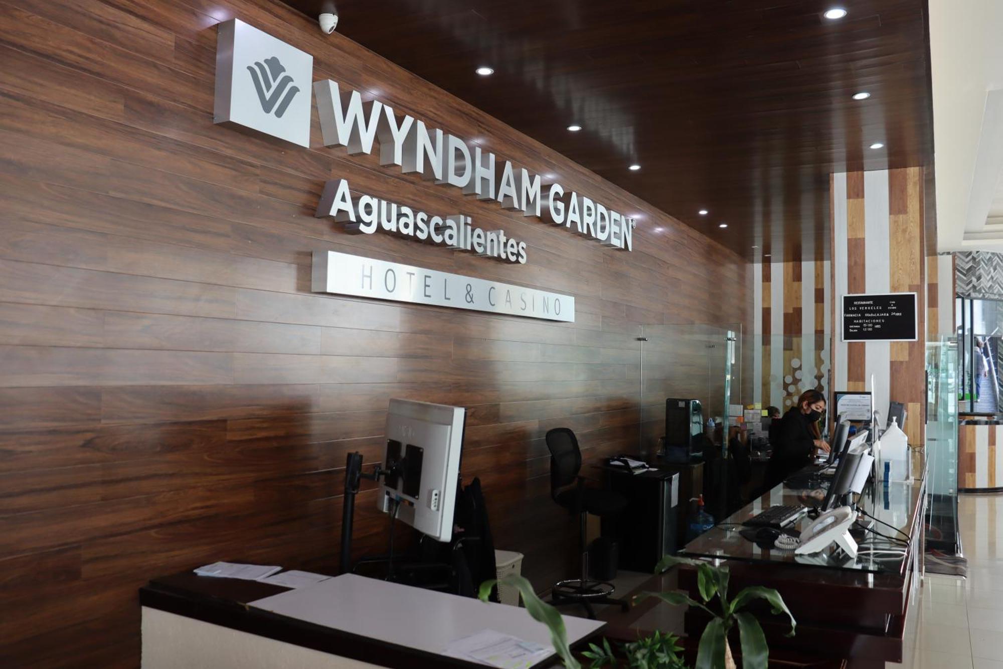 Wyndham Garden Aguascalientes Hotel & Casino ภายนอก รูปภาพ