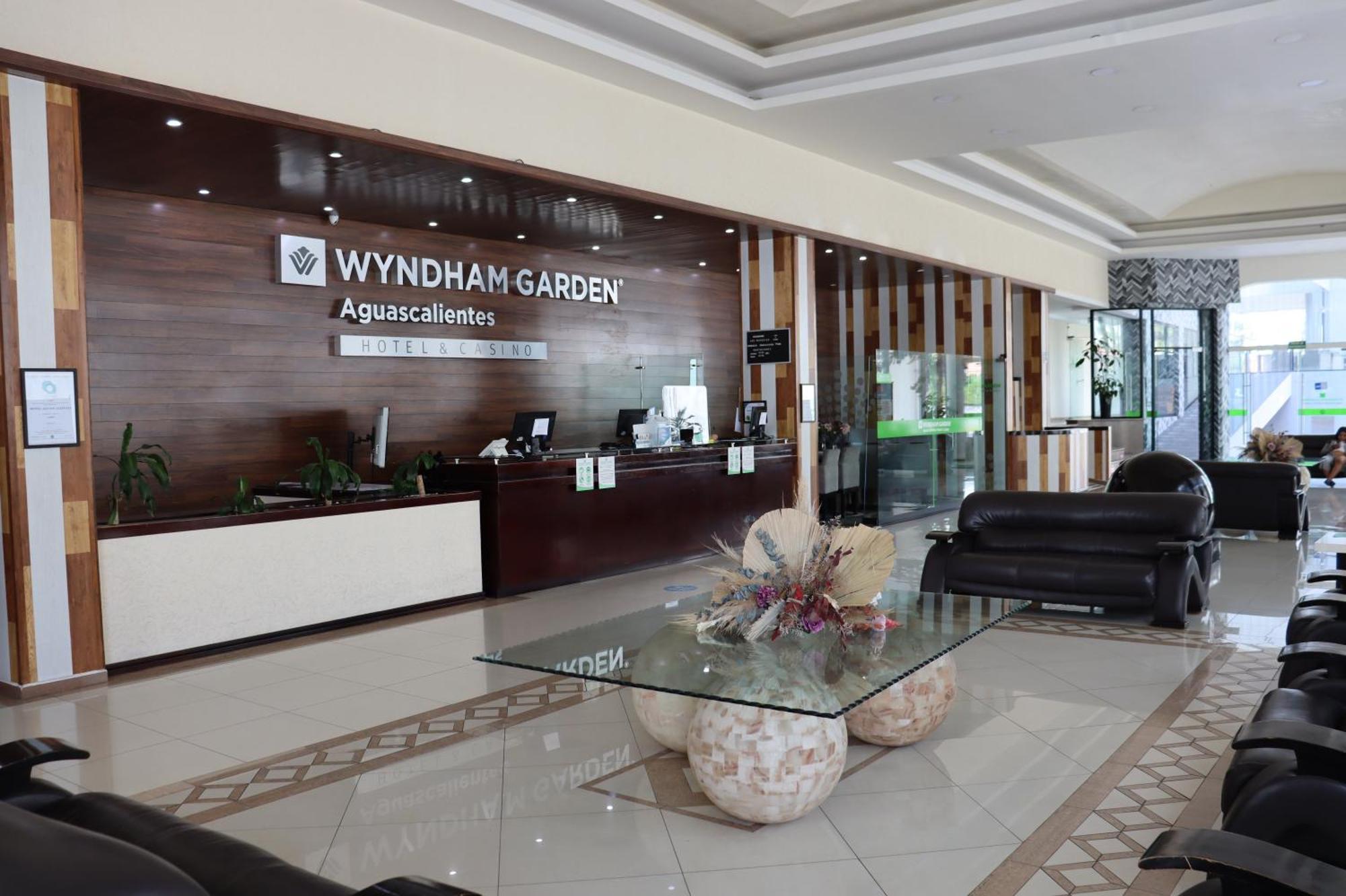 Wyndham Garden Aguascalientes Hotel & Casino ภายนอก รูปภาพ